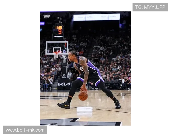 德罗赞闪耀全场,公牛队凭借其高效得分逆转取胜 德罗赞闪耀全场,公牛队凭借其高效得分逆转取胜